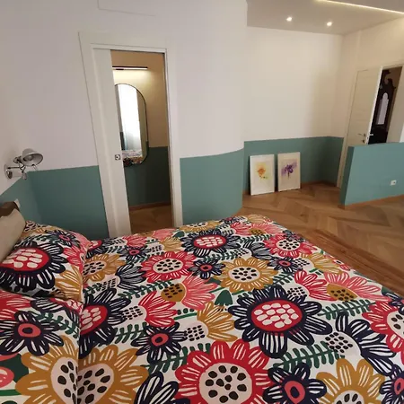 Center 2 Bed & Breakfast