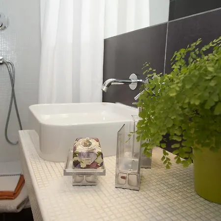 Bed & Breakfast Center 2 4*